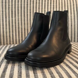 Madewell Chelsea Boot- size 8.5